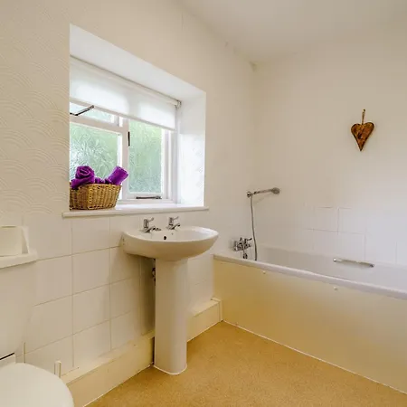 2 Bed In 78605 Feriehus *