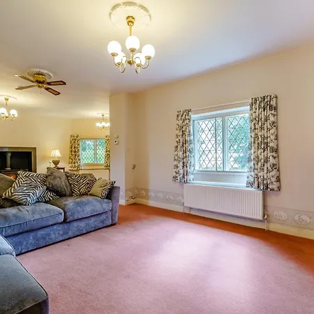 2 Bed In 78605 Feriehus *