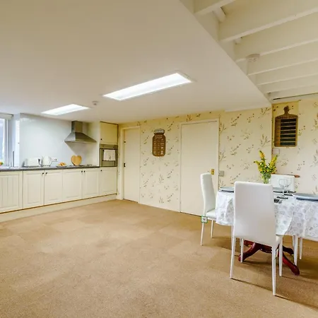 2 Bed In 78605 *